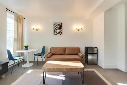 ***  Hotel Aberdeen Montreal Canada